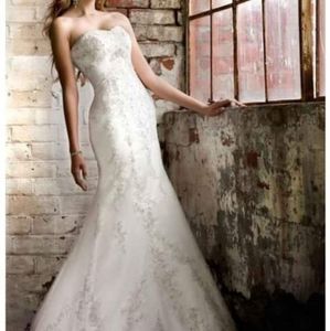 Essence of Australia Wedding dress